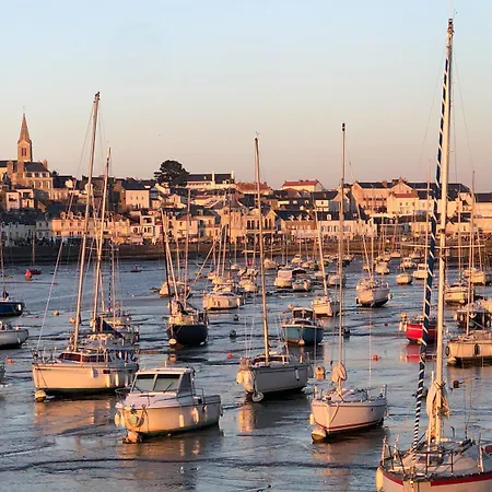 Avec Vue Panoramique Sur Le Port De شقة *